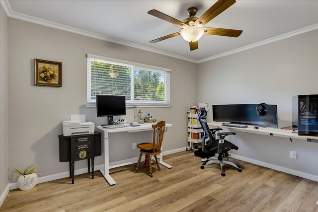 19011 Siesta Dr, Penn Valley, CA 95946