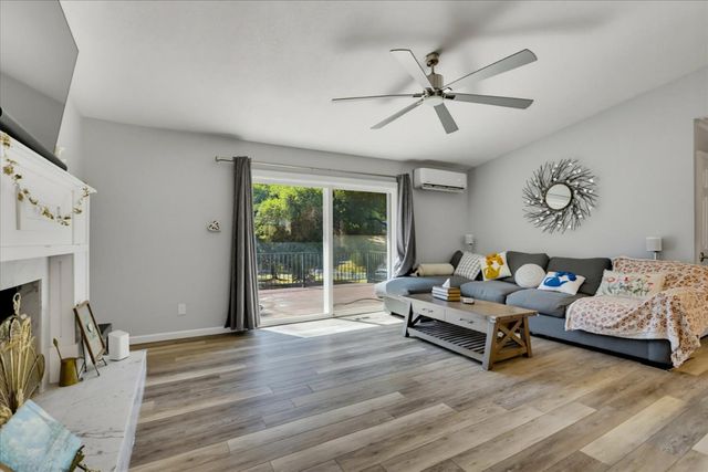 19011 Siesta Dr, Penn Valley, CA 95946