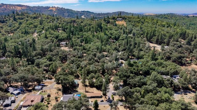 19011 Siesta Dr, Penn Valley, CA 95946