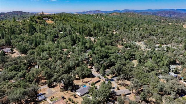 19011 Siesta Dr, Penn Valley, CA 95946
