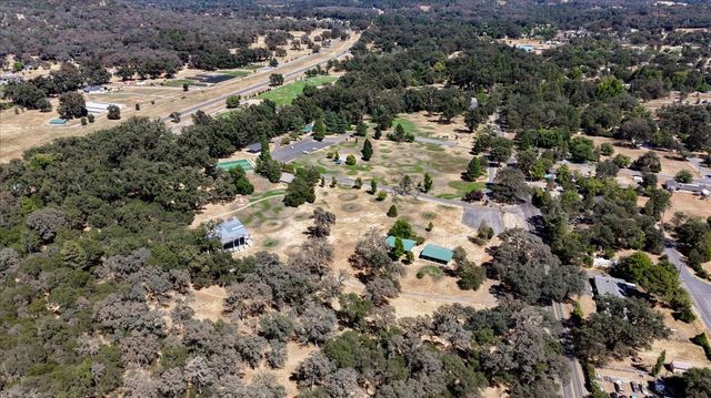 19011 Siesta Dr, Penn Valley, CA 95946