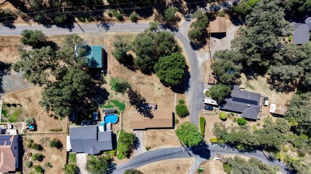 19011 Siesta Dr, Penn Valley, CA 95946