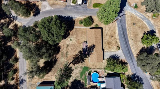19011 Siesta Dr, Penn Valley, CA 95946