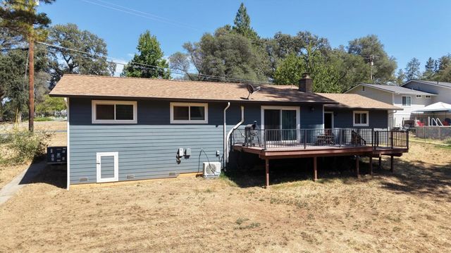 19011 Siesta Dr, Penn Valley, CA 95946