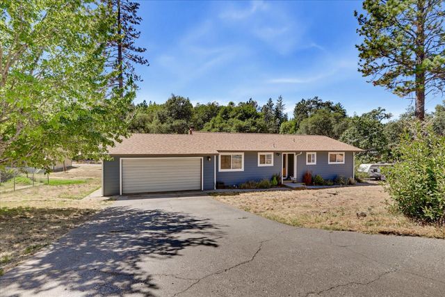 19011 Siesta Dr, Penn Valley, CA 95946