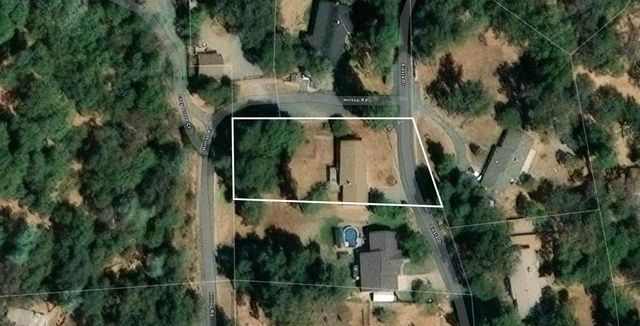 19011 Siesta Dr, Penn Valley, CA 95946