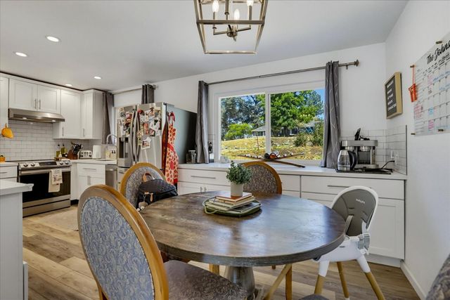 19011 Siesta Dr, Penn Valley, CA 95946