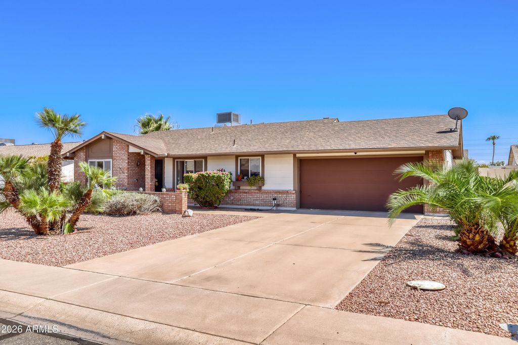 10505 W ECHO Lane, Peoria, AZ 85345 — photo 2
