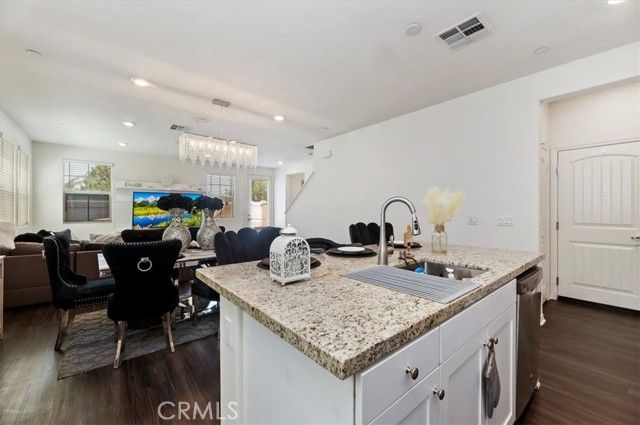 6073 Sendero Avenue, Eastvale, CA 92880