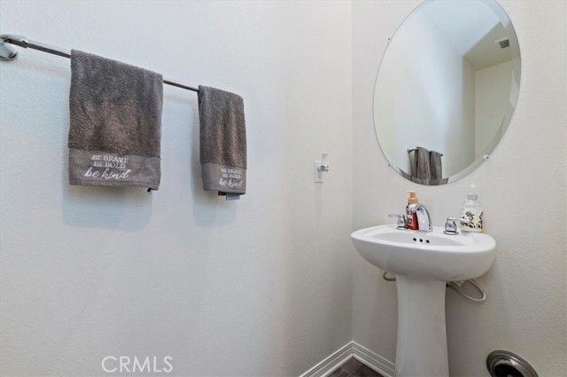 6073 Sendero Avenue, Eastvale, CA 92880