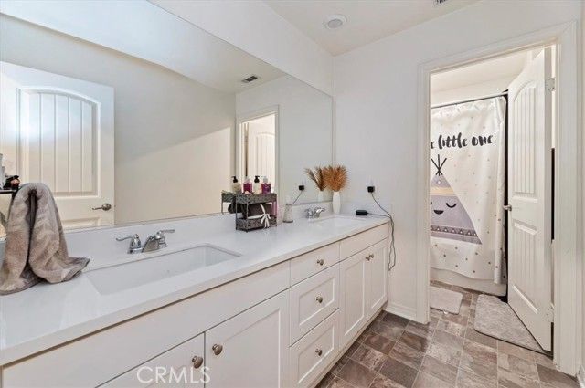 6073 Sendero Avenue, Eastvale, CA 92880