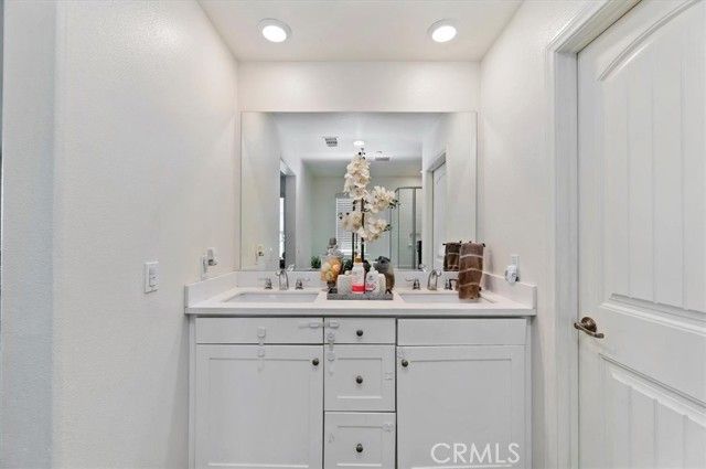 6073 Sendero Avenue, Eastvale, CA 92880