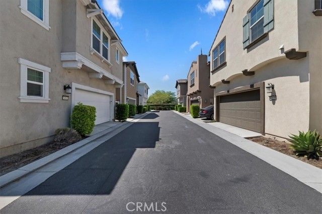 6073 Sendero Avenue, Eastvale, CA 92880