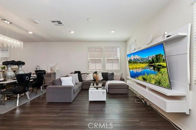 6073 Sendero Avenue, Eastvale, CA 92880