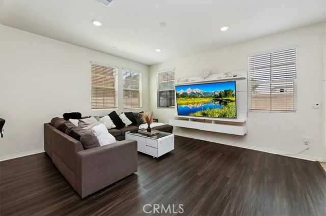 6073 Sendero Avenue, Eastvale, CA 92880