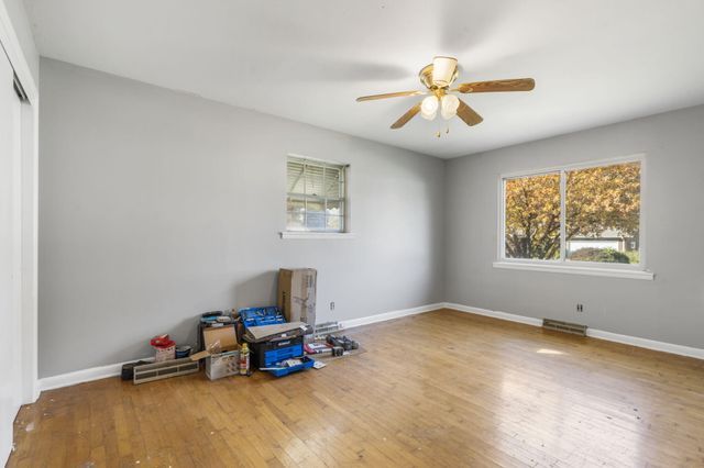 2012 S Roanoke Avenue, Springfield, MO 65807