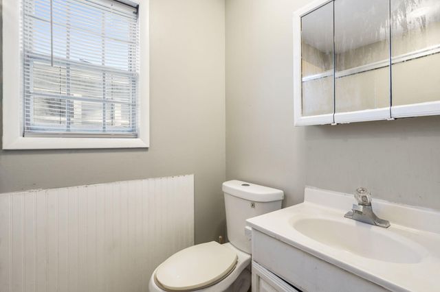 2012 S Roanoke Avenue, Springfield, MO 65807