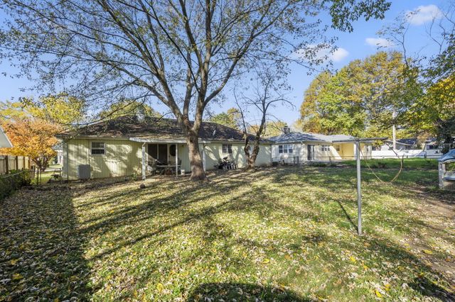 2012 S Roanoke Avenue, Springfield, MO 65807