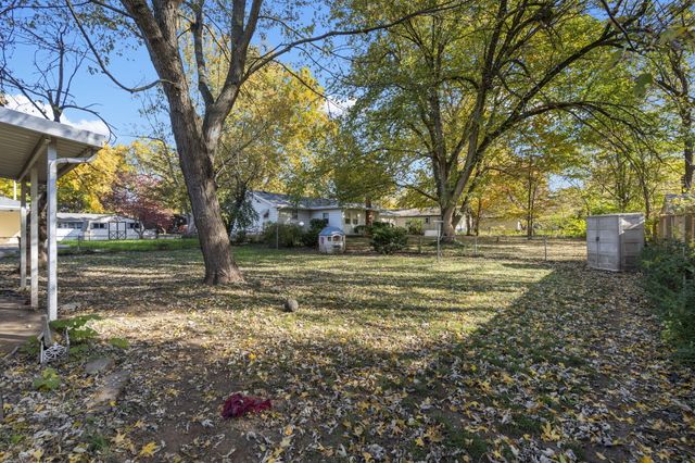 2012 S Roanoke Avenue, Springfield, MO 65807