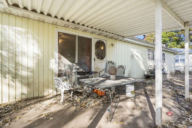 2012 S Roanoke Avenue, Springfield, MO 65807