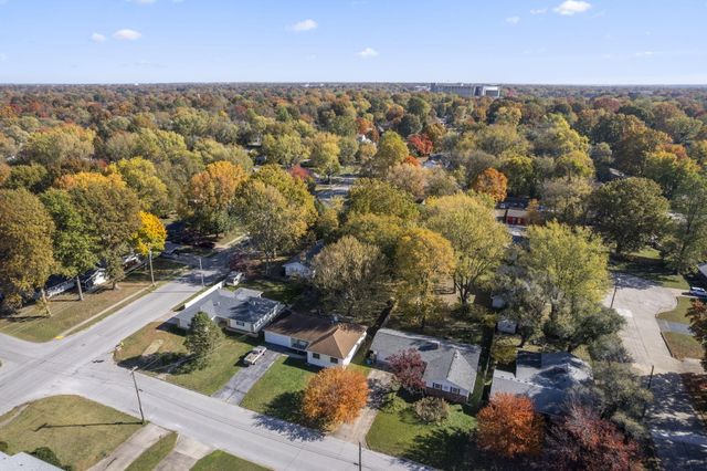 2012 S Roanoke Avenue, Springfield, MO 65807