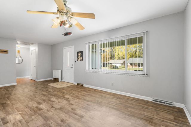 2012 S Roanoke Avenue, Springfield, MO 65807