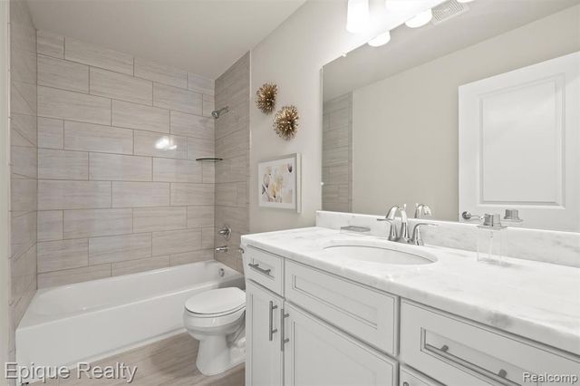181 E Market Street, Oxford, MI 48371