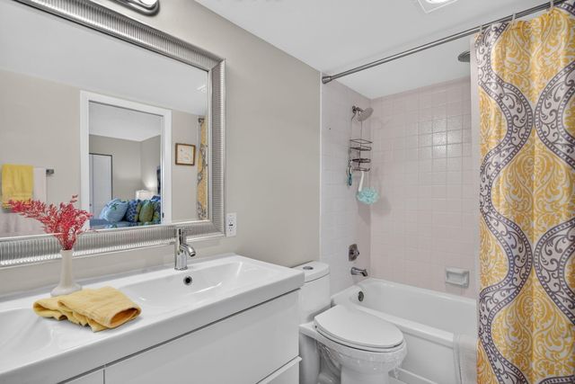 4301 MARTINIQUE Circle G4, Coconut Creek, FL 33066