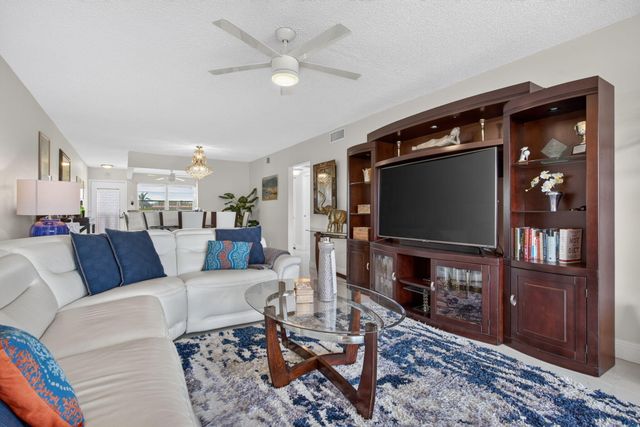 4301 MARTINIQUE Circle G4, Coconut Creek, FL 33066