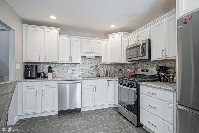 405 E EVESHAM AVE, Magnolia, NJ 08049