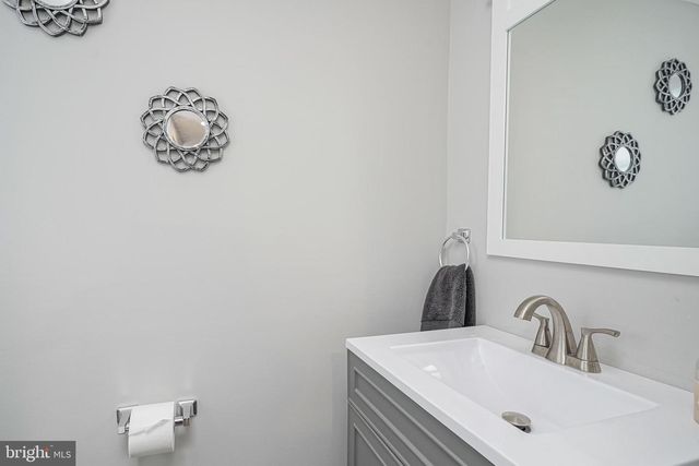 405 E EVESHAM AVE, Magnolia, NJ 08049