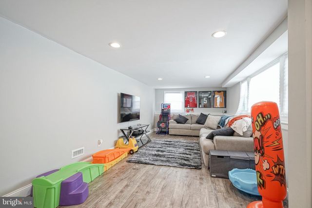 405 E EVESHAM AVE, Magnolia, NJ 08049