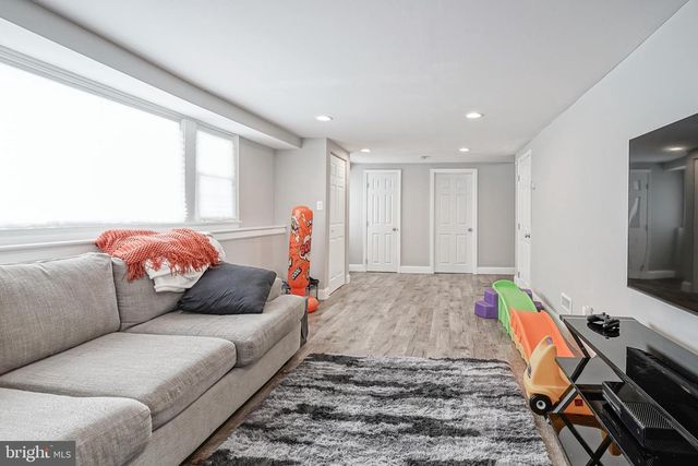 405 E EVESHAM AVE, Magnolia, NJ 08049