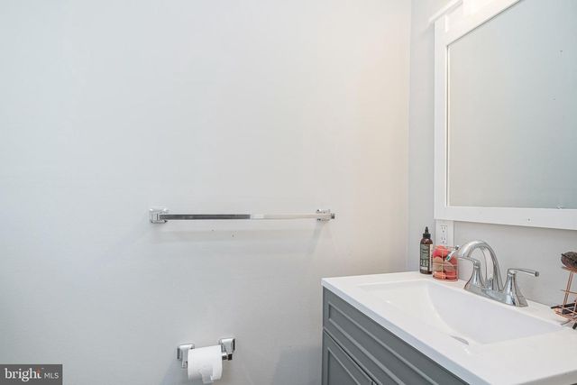 405 E EVESHAM AVE, Magnolia, NJ 08049