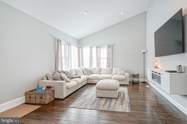 405 E EVESHAM AVE, Magnolia, NJ 08049