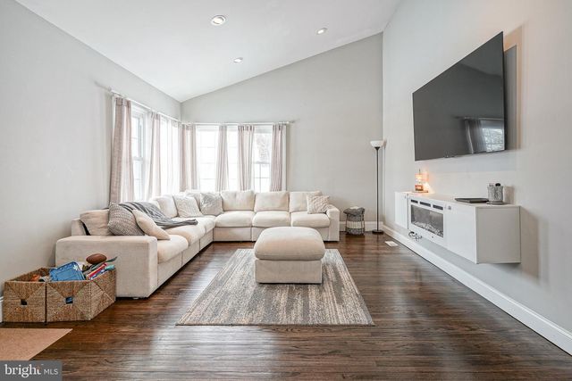 405 E EVESHAM AVE, Magnolia, NJ 08049