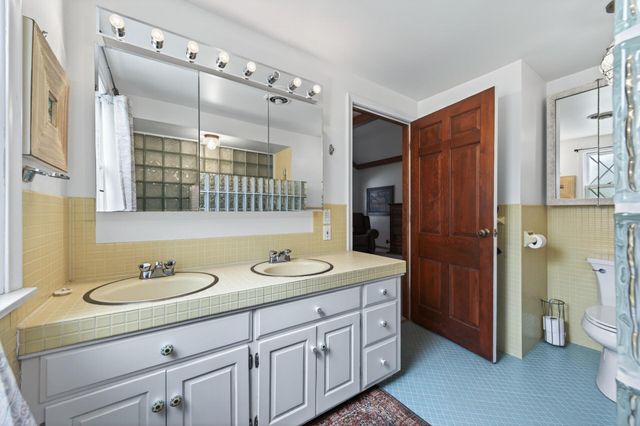 13651 Oakwood Curve, Burnsville, MN 55337