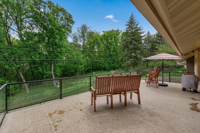 13651 Oakwood Curve, Burnsville, MN 55337