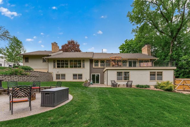 13651 Oakwood Curve, Burnsville, MN 55337