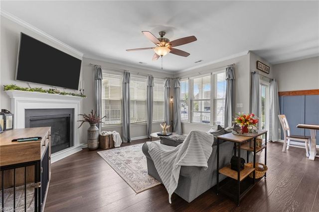 3329 Conservancy DR, Chesapeake, VA 23323