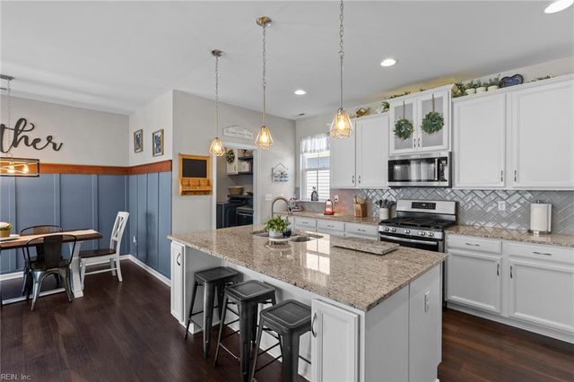 3329 Conservancy DR, Chesapeake, VA 23323