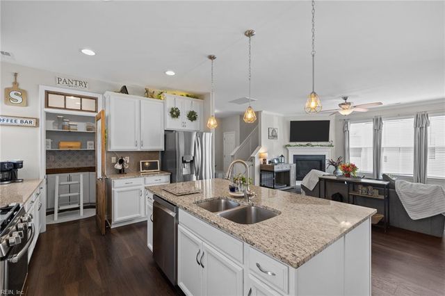 3329 Conservancy DR, Chesapeake, VA 23323