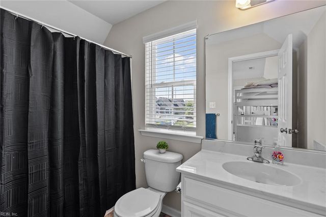 3329 Conservancy DR, Chesapeake, VA 23323