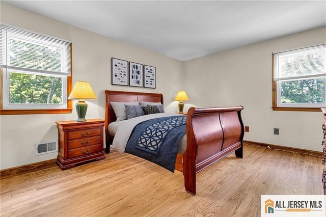 8 Whitehall Avenue, Edison, NJ 08820