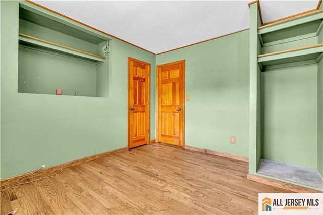 8 Whitehall Avenue, Edison, NJ 08820