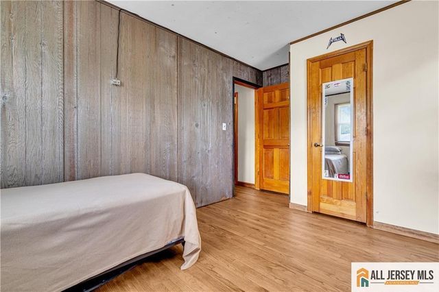 8 Whitehall Avenue, Edison, NJ 08820