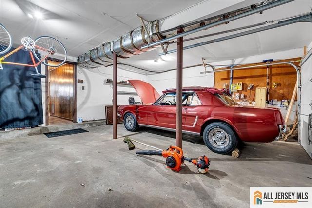 8 Whitehall Avenue, Edison, NJ 08820