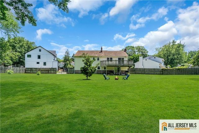 8 Whitehall Avenue, Edison, NJ 08820