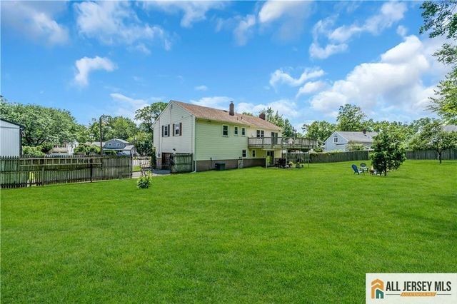 8 Whitehall Avenue, Edison, NJ 08820