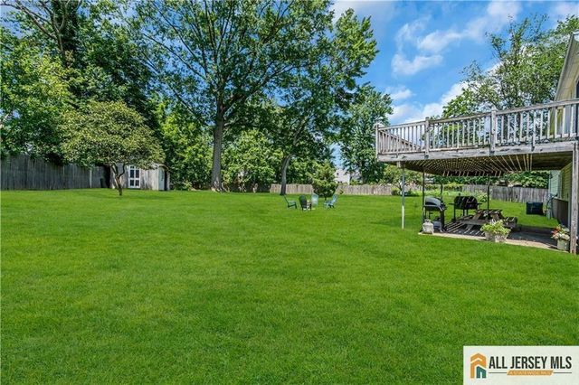 8 Whitehall Avenue, Edison, NJ 08820